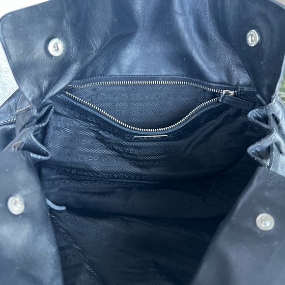 Gorgeous Lambskin Prada - Picture 7 of 7